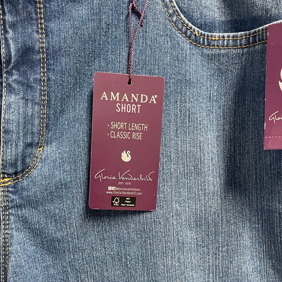NWT! GLORIA VANDERBILT AMANDA CLASSIC RISE SHORTS LADIES SIZE 14 PETITE - Picture 2 of 7